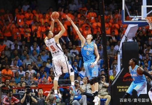 防守端面对 防守端面对